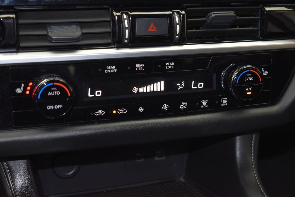 2025 Nissan Pathfinder SV - Photo 18