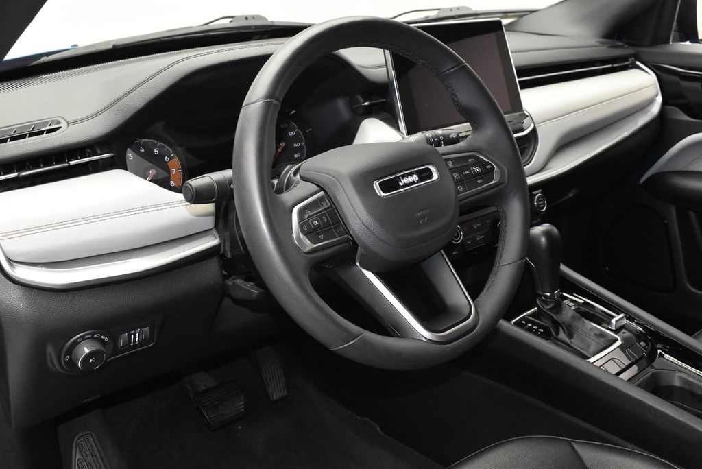 2025 Jeep Compass Limited - Photo 16