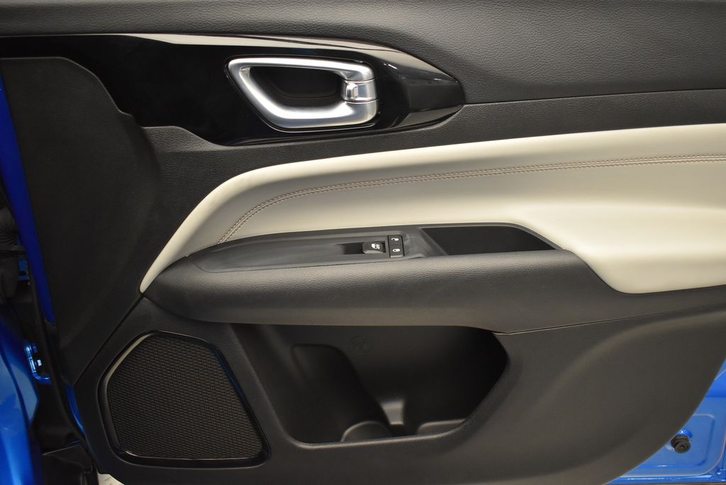 2025 Jeep Compass Limited - Photo 24