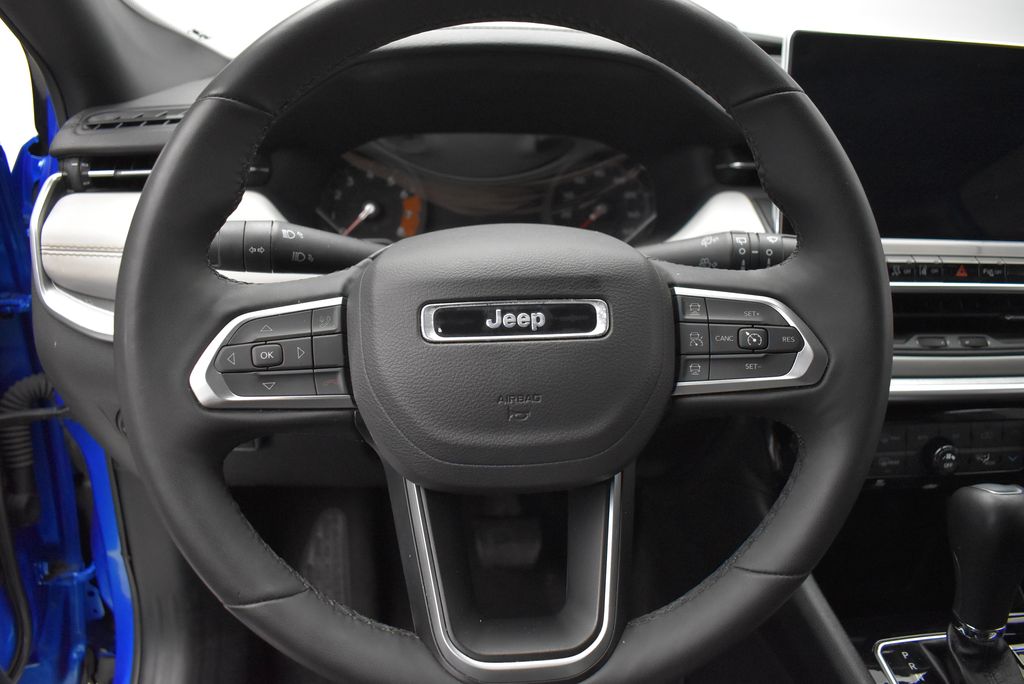 2025 Jeep Compass Limited - Photo 17