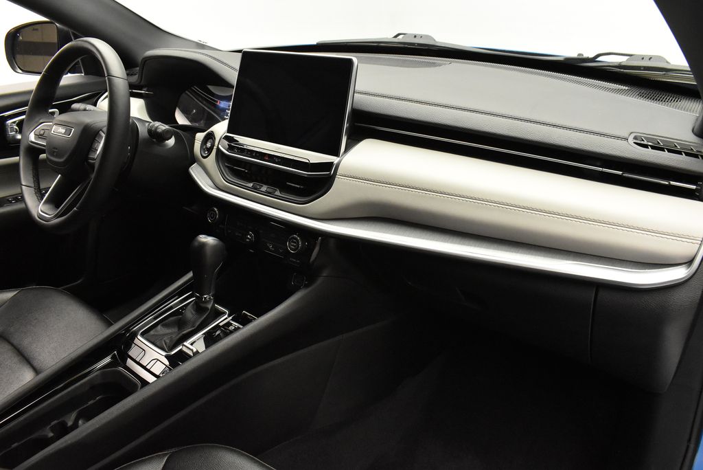 2025 Jeep Compass Limited - Photo 27