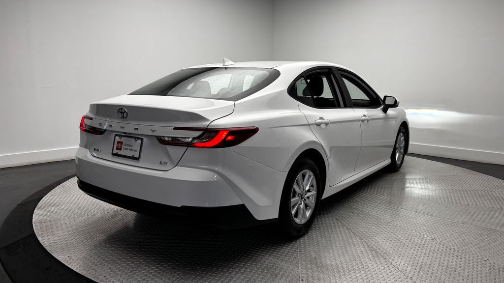 2026 Toyota Camry LE - Photo 30