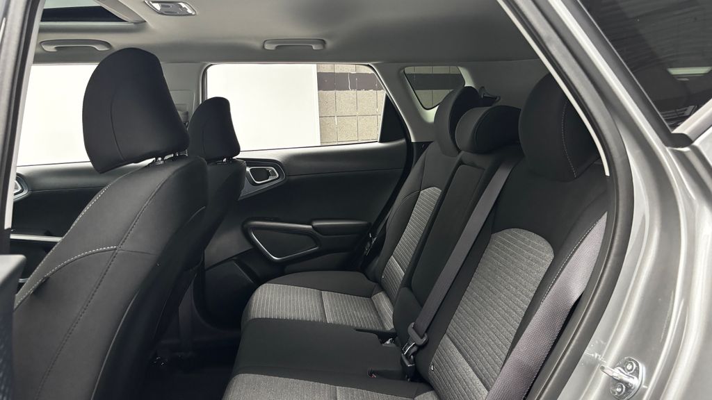 2025 Kia Soul EX - Photo 32