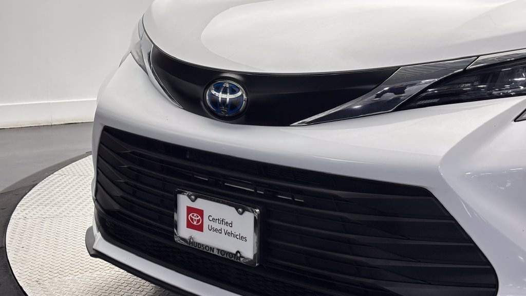Certified 2025 Toyota Sienna LE 8 Passenger Van Passenger Van