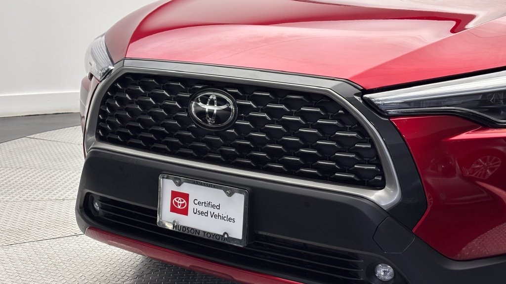 Used 2025 Toyota Corolla Cross XLE SUV