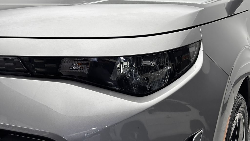 2025 Kia Soul EX - Photo 3