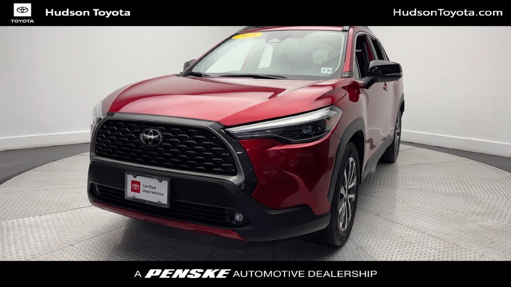 Used 2025 Toyota Corolla Cross XLE SUV