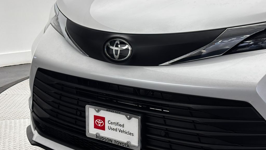 Certified 2026 Toyota Sienna XLE Van Passenger Van