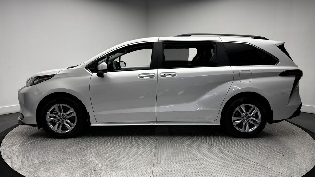 Certified 2026 Toyota Sienna XLE Minivan/Van