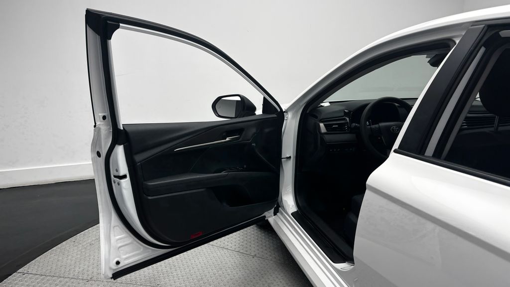 2026 Toyota Camry LE - Photo 13