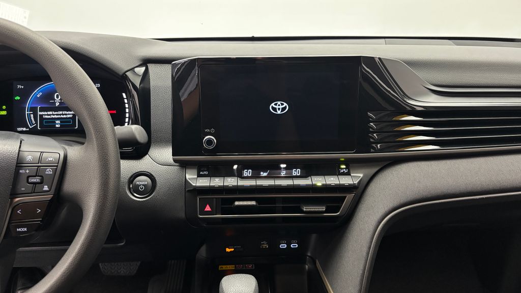 2026 Toyota Camry LE - Photo 14