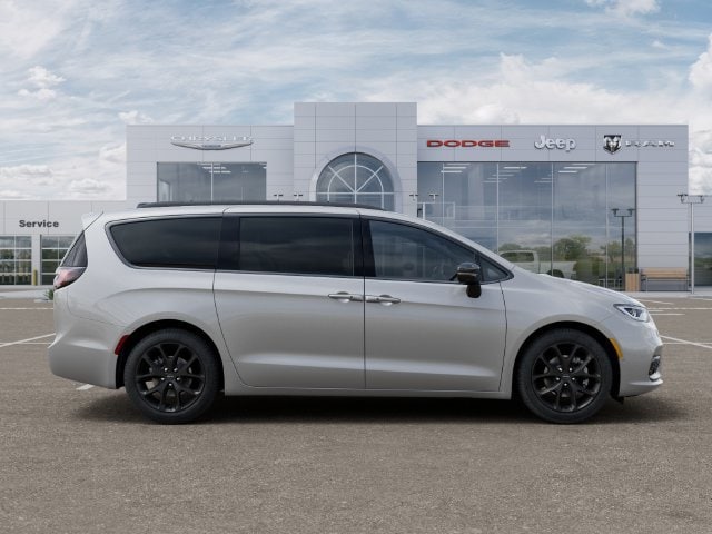 2026 Chrysler Pacifica Select - Photo 21