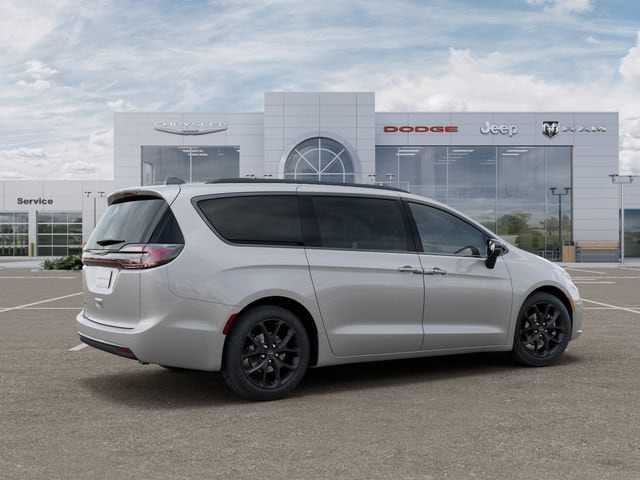 2026 Chrysler Pacifica Select - Photo 4
