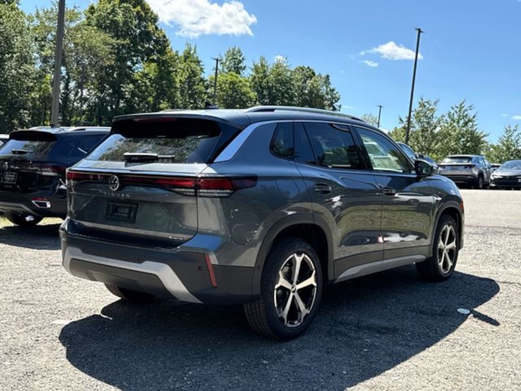 New 2026 Volkswagen Tiguan SE SUV