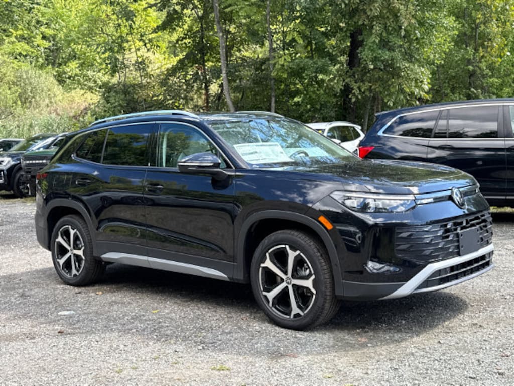New 2026 Volkswagen Tiguan SE SUV