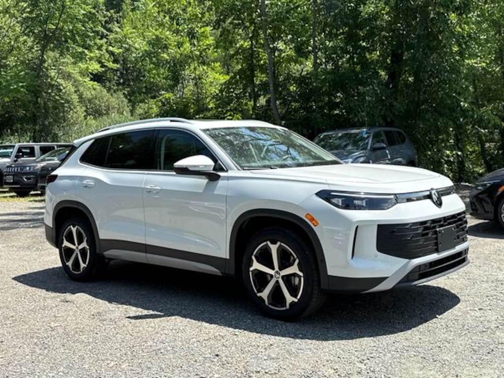 New 2026 Volkswagen Tiguan SE SUV