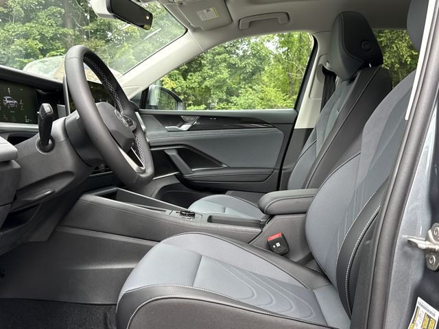 2026 Volkswagen Tiguan SE - Photo 12