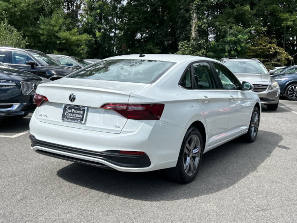 Certified 2023 Volkswagen Jetta 1.5T SE Sedan