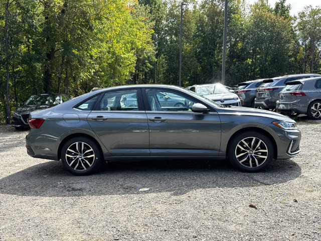 New 2027 Volkswagen Jetta 1.5T SE Sedan