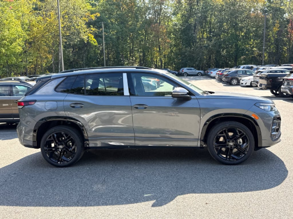 New 2026 Volkswagen Tiguan SE R-Line Black SUV