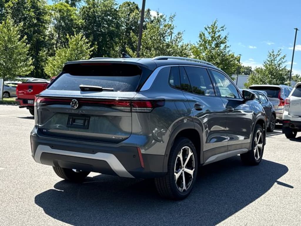 New 2026 Volkswagen Tiguan SE SUV