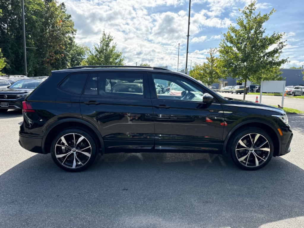 Certified 2024 Volkswagen Tiguan 2.0T SEL R-Line SUV