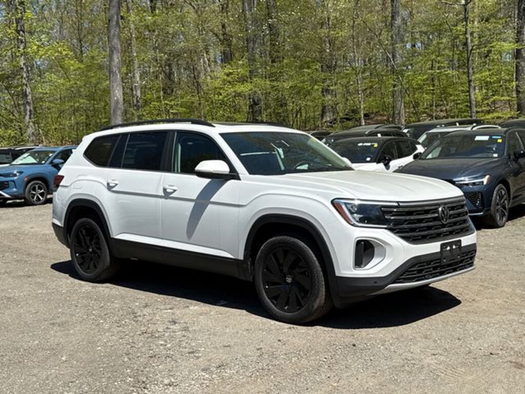 New 2026 Volkswagen Atlas SE w/Technology SUV