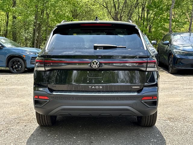 New 2026 Volkswagen Taos 1.5T SE Black SUV