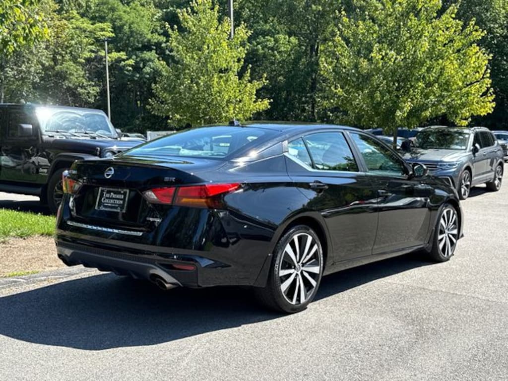 Used 2020 Nissan Altima 2.0 SR Sedan