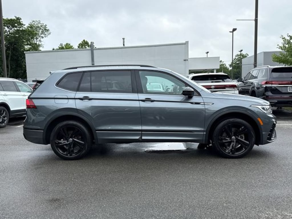 Certified 2023 Volkswagen Tiguan 2.0T SE R-Line Black SUV