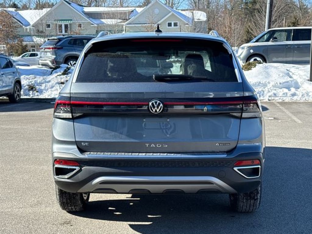New 2026 Volkswagen Taos 1.5T SE SUV