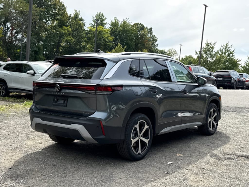 New 2026 Volkswagen Tiguan SE SUV