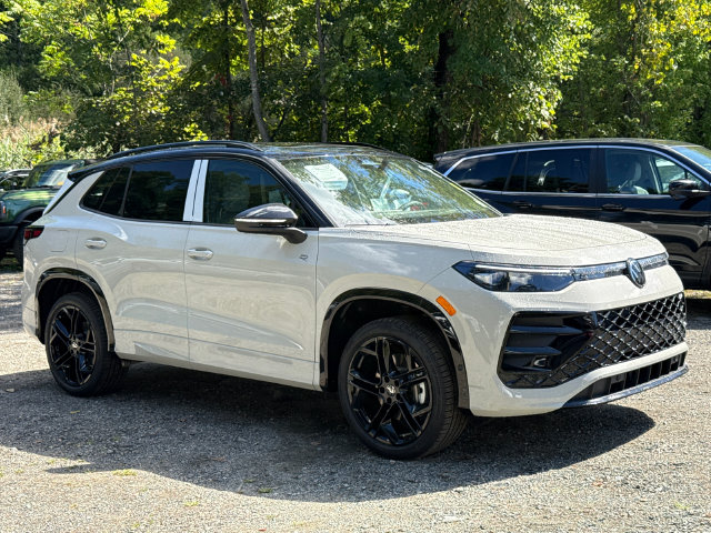 New 2026 Volkswagen Tiguan SE R-Line Black SUV