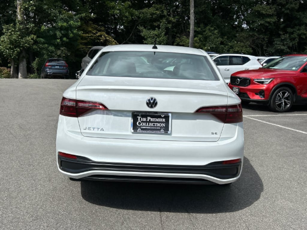 Certified 2023 Volkswagen Jetta 1.5T SE Sedan