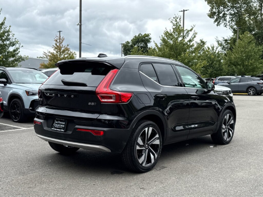 Certified 2024 Volvo XC40 B5 Plus Bright SUV