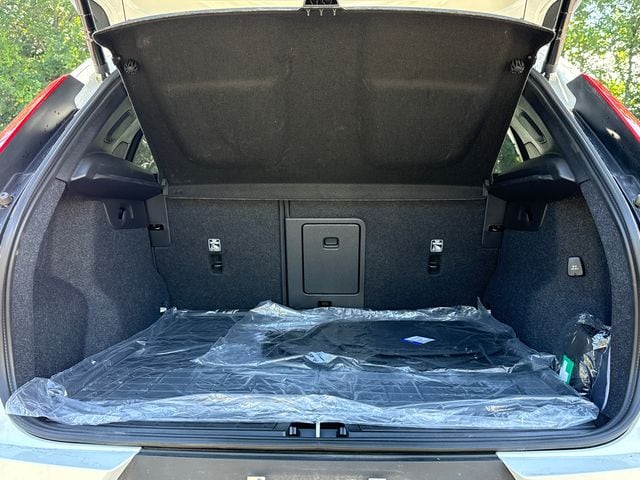 2026 Volvo XC40 Plus - Photo 28
