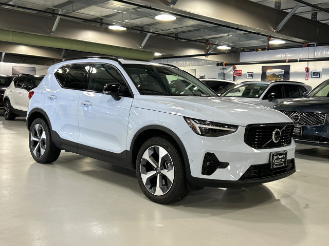2026 Volvo XC40
