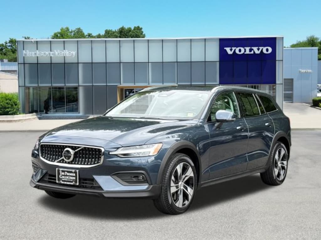 Certified 2025 Volvo V60 Cross Country B5 Plus Wagon