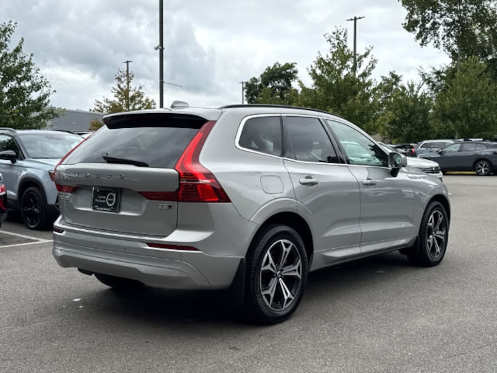 Used 2022 Volvo XC60 B5 AWD Momentum SUV