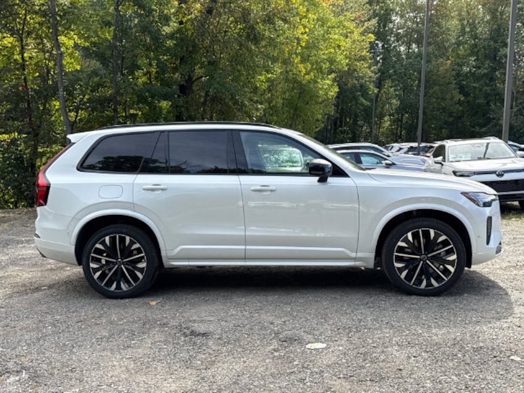 New 2026 Volvo XC90 plug-in hybrid T8 Ultra Dark Theme 6-Seater SUV
