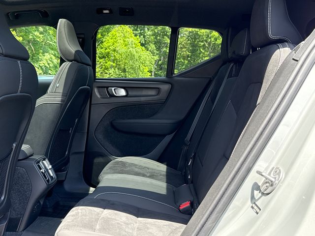 2026 Volvo XC40 Ultra Black Edition - Photo 24