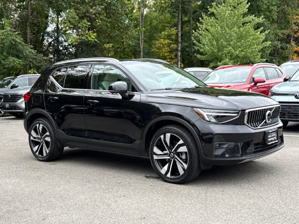 Certified 2024 Volvo XC40 B5 Plus Bright SUV