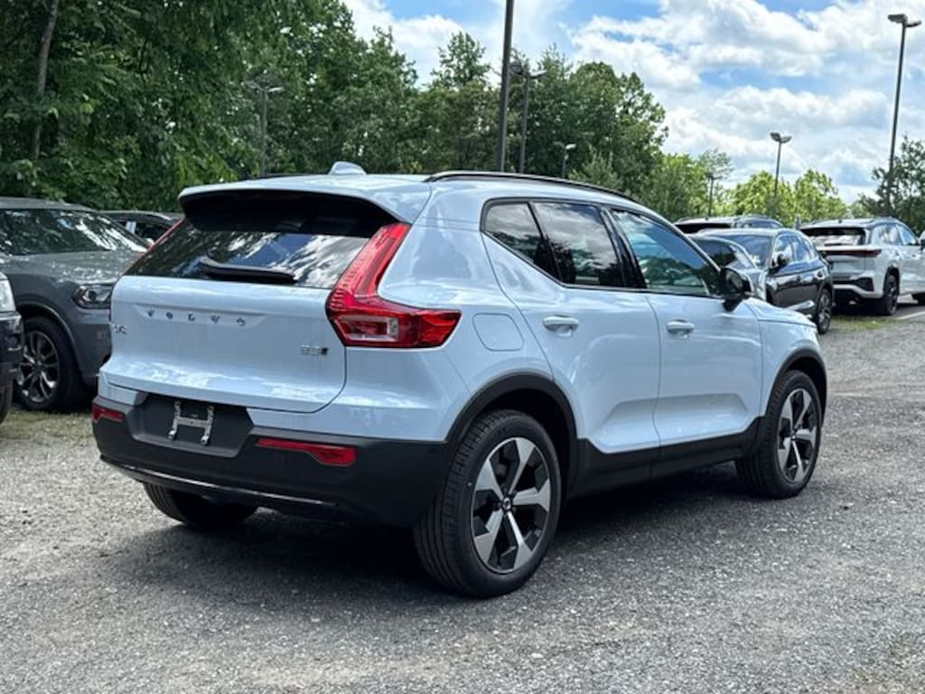 New 2026 Volvo XC40 B5 Plus SUV