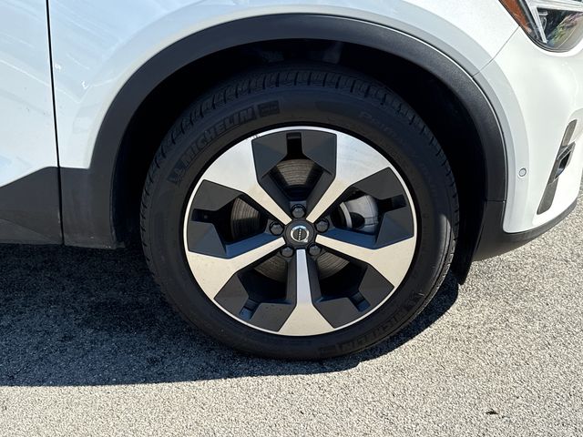2026 Volvo XC40 Plus - Photo 10