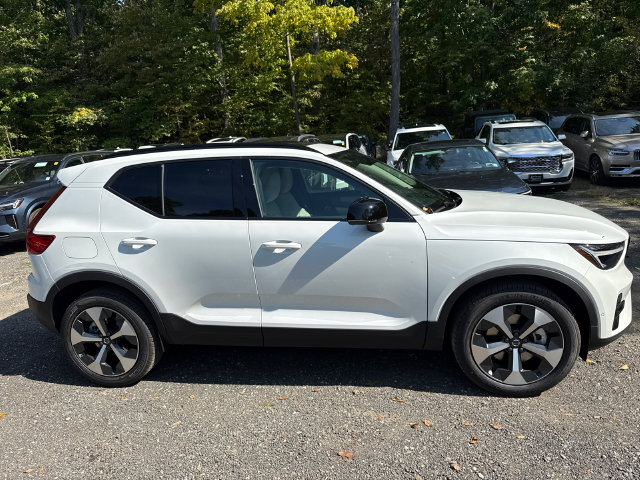 New 2026 Volvo XC40 B5 Plus SUV