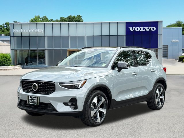 2026 Volvo XC40