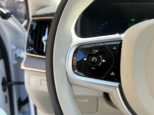 2026 Volvo XC90 Ultra - Photo 12