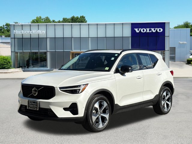 2026 Volvo XC40
