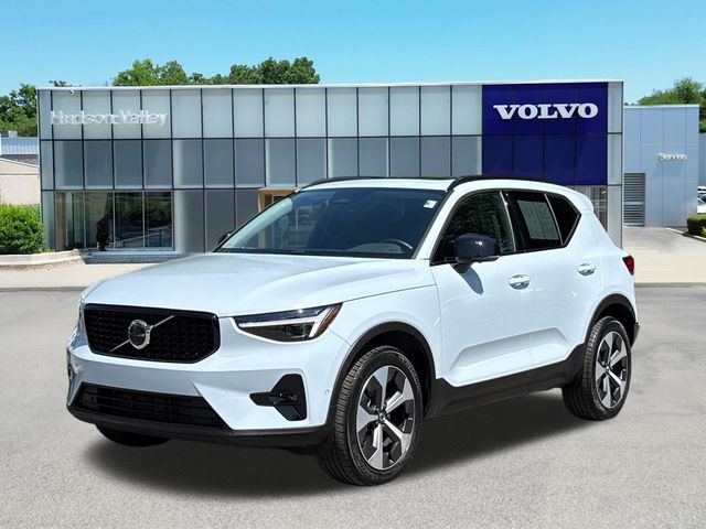 2026 Volvo XC40