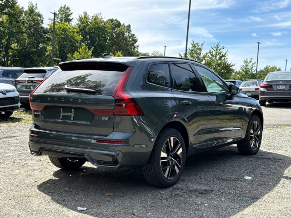 New 2027 Volvo XC60 B5 Core SUV